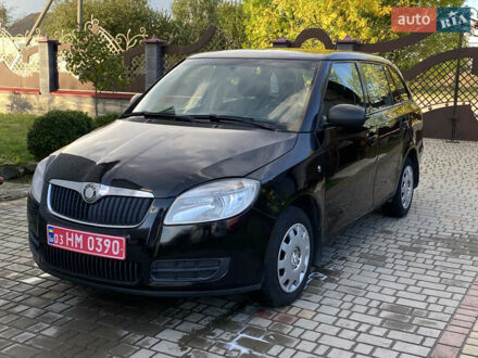 Черный Шкода Фабия, объемом двигателя 1.4 л и пробегом 295 тыс. км за 4350 $, фото 1 на Automoto.ua