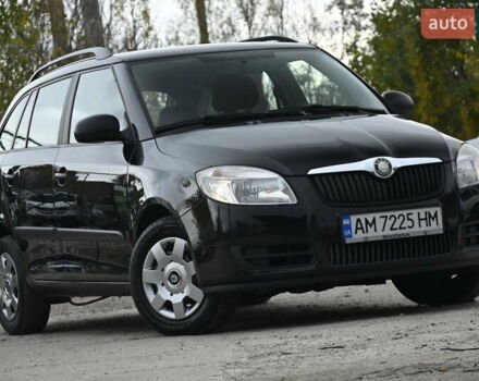 Черный Шкода Фабия, объемом двигателя 1.39 л и пробегом 205 тыс. км за 5499 $, фото 1 на Automoto.ua
