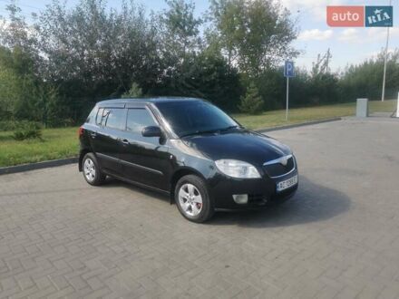 Черный Шкода Фабия, объемом двигателя 1.39 л и пробегом 300 тыс. км за 3800 $, фото 1 на Automoto.ua