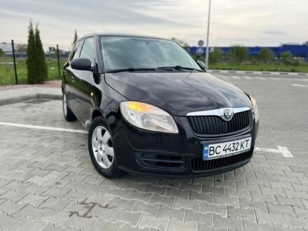 Черный Шкода Фабия, объемом двигателя 1.2 л и пробегом 210 тыс. км за 5000 $, фото 1 на Automoto.ua