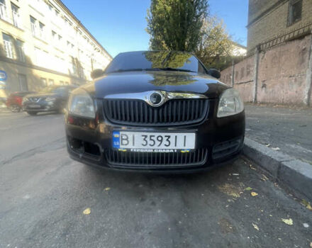 Черный Шкода Фабия, объемом двигателя 1.2 л и пробегом 210 тыс. км за 2500 $, фото 1 на Automoto.ua