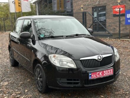 Черный Шкода Фабия, объемом двигателя 1.2 л и пробегом 95 тыс. км за 5200 $, фото 1 на Automoto.ua