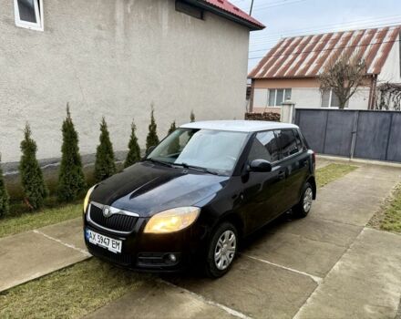 Черный Шкода Фабия, объемом двигателя 1.4 л и пробегом 250 тыс. км за 4100 $, фото 1 на Automoto.ua
