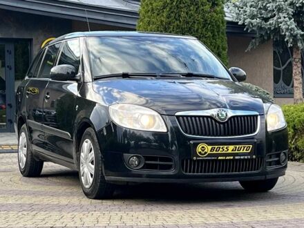 Черный Шкода Фабия, объемом двигателя 1.4 л и пробегом 425 тыс. км за 5200 $, фото 1 на Automoto.ua