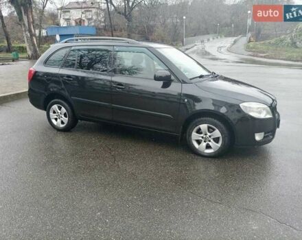 Черный Шкода Фабия, объемом двигателя 1.6 л и пробегом 192 тыс. км за 5800 $, фото 1 на Automoto.ua