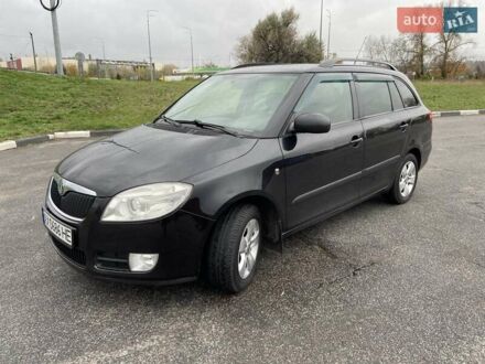 Черный Шкода Фабия, объемом двигателя 1.6 л и пробегом 191 тыс. км за 5750 $, фото 1 на Automoto.ua