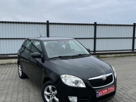 Черный Шкода Фабия, объемом двигателя 1.4 л и пробегом 213 тыс. км за 5700 $, фото 1 на Automoto.ua