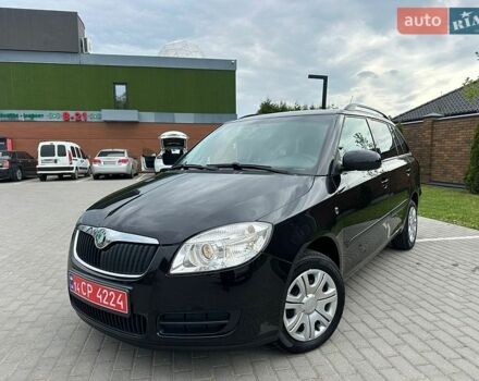 Черный Шкода Фабия, объемом двигателя 1.4 л и пробегом 168 тыс. км за 5450 $, фото 1 на Automoto.ua