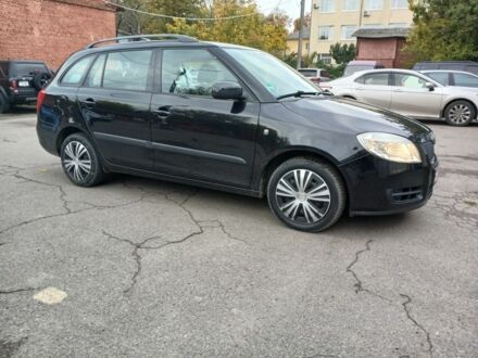 Черный Шкода Фабия, объемом двигателя 0 л и пробегом 194 тыс. км за 5500 $, фото 1 на Automoto.ua