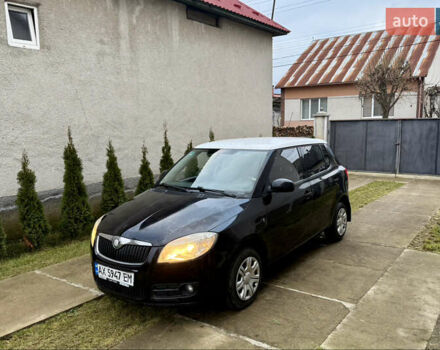 Черный Шкода Фабия, объемом двигателя 1.4 л и пробегом 250 тыс. км за 4000 $, фото 1 на Automoto.ua