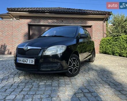 Черный Шкода Фабия, объемом двигателя 1.2 л и пробегом 228 тыс. км за 3850 $, фото 1 на Automoto.ua