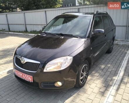 Черный Шкода Фабия, объемом двигателя 1.4 л и пробегом 245 тыс. км за 5300 $, фото 1 на Automoto.ua