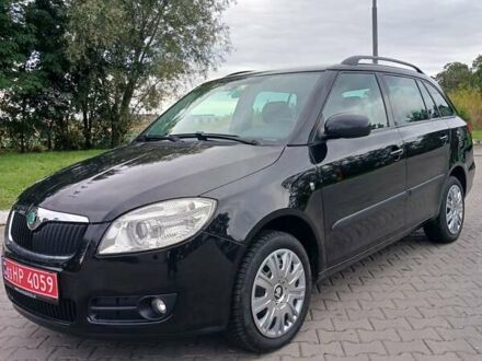 Черный Шкода Фабия, объемом двигателя 1.39 л и пробегом 210 тыс. км за 5400 $, фото 1 на Automoto.ua