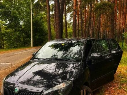Черный Шкода Фабия, объемом двигателя 1.4 л и пробегом 230 тыс. км за 8500 $, фото 1 на Automoto.ua