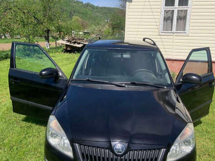 Черный Шкода Фабия, объемом двигателя 1.2 л и пробегом 320 тыс. км за 5200 $, фото 1 на Automoto.ua