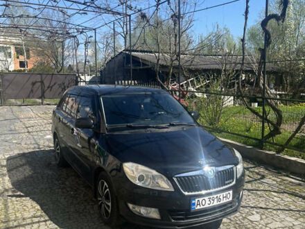 Черный Шкода Фабия, объемом двигателя 1.2 л и пробегом 255 тыс. км за 6000 $, фото 1 на Automoto.ua