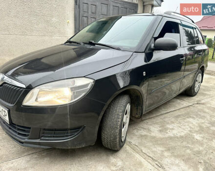 Чорний Шкода Фабія, об'ємом двигуна 1.6 л та пробігом 278 тис. км за 5300 $, фото 1 на Automoto.ua