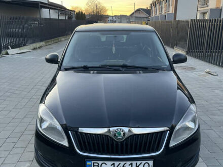 Черный Шкода Фабия, объемом двигателя 1.2 л и пробегом 240 тыс. км за 3899 $, фото 1 на Automoto.ua