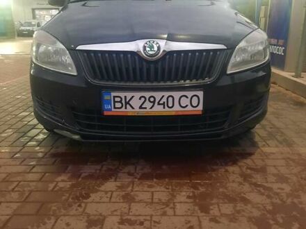 Черный Шкода Фабия, объемом двигателя 1.2 л и пробегом 170 тыс. км за 5700 $, фото 1 на Automoto.ua