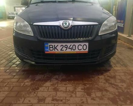 Шкода Фабия 2012 в Сарнах на Automoto.ua Черный Шкода Фабия, объемом двигателя 1.2 л и пробегом 170 тыс. км за 5700 $, фото 1 на Automoto.ua