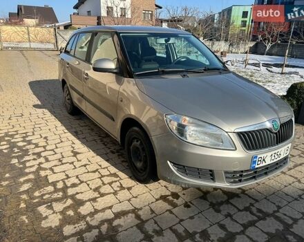 Черный Шкода Фабия, объемом двигателя 1.2 л и пробегом 323 тыс. км за 3950 $, фото 1 на Automoto.ua