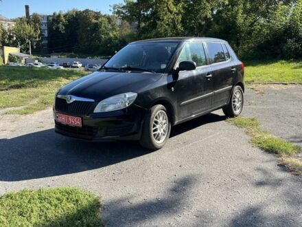 Шкода Фабия 2013 в Конотопе на Automoto.ua Черный Шкода Фабия, объемом двигателя 1.2 л и пробегом 180 тыс. км за 5600 $, фото 1 на Automoto.ua