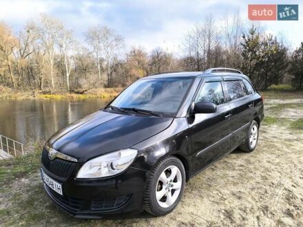Черный Шкода Фабия, объемом двигателя 1.39 л и пробегом 326 тыс. км за 5400 $, фото 1 на Automoto.ua
