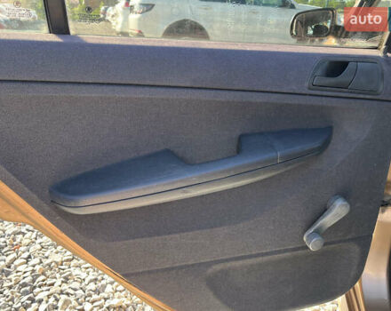 Коричневый Шкода Фабия, объемом двигателя 1.4 л и пробегом 229 тыс. км за 2800 $, фото 13 на Automoto.ua