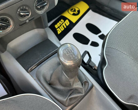 Коричневый Шкода Фабия, объемом двигателя 1.4 л и пробегом 229 тыс. км за 2800 $, фото 12 на Automoto.ua