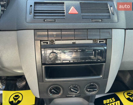 Коричневый Шкода Фабия, объемом двигателя 1.4 л и пробегом 229 тыс. км за 2800 $, фото 11 на Automoto.ua