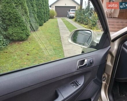 Коричневый Шкода Фабия, объемом двигателя 1.39 л и пробегом 183 тыс. км за 4499 $, фото 15 на Automoto.ua