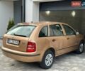 Коричневый Шкода Фабия, объемом двигателя 1.4 л и пробегом 267 тыс. км за 2500 $, фото 1 на Automoto.ua