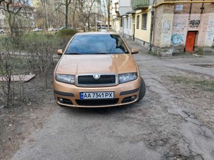 Коричневий Шкода Фабія, об'ємом двигуна 0 л та пробігом 271 тис. км за 3700 $, фото 1 на Automoto.ua