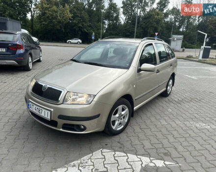 Коричневый Шкода Фабия, объемом двигателя 1.2 л и пробегом 133 тыс. км за 3700 $, фото 1 на Automoto.ua