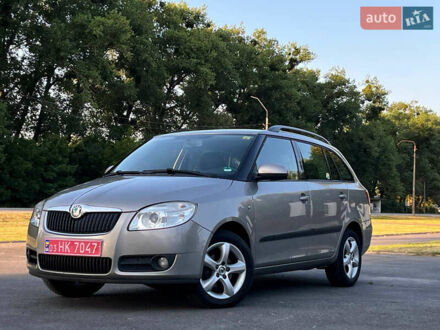 Коричневий Шкода Фабія, об'ємом двигуна 1.6 л та пробігом 218 тис. км за 5850 $, фото 1 на Automoto.ua