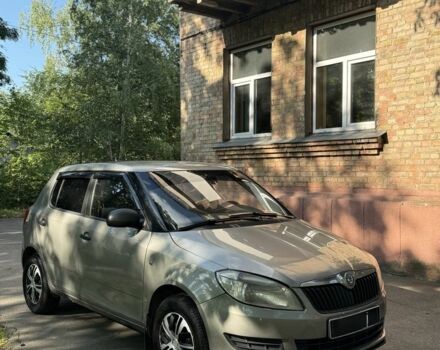 Коричневый Шкода Фабия, объемом двигателя 1.2 л и пробегом 350 тыс. км за 3200 $, фото 1 на Automoto.ua