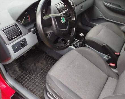 Красный Шкода Фабия, объемом двигателя 1.4 л и пробегом 180 тыс. км за 3700 $, фото 10 на Automoto.ua