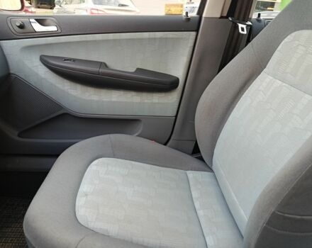 Червоний Шкода Фабія, об'ємом двигуна 0 л та пробігом 180 тис. км за 4750 $, фото 4 на Automoto.ua