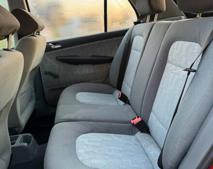 Красный Шкода Фабия, объемом двигателя 1.4 л и пробегом 227 тыс. км за 2700 $, фото 9 на Automoto.ua