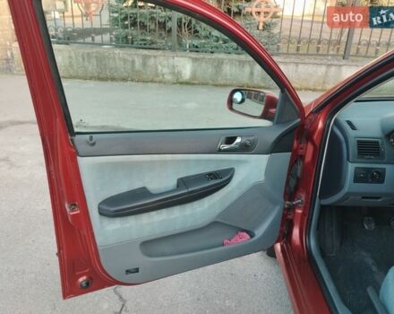 Червоний Шкода Фабія, об'ємом двигуна 1.39 л та пробігом 252 тис. км за 2850 $, фото 17 на Automoto.ua