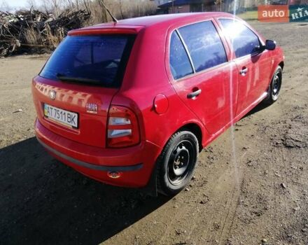 Красный Шкода Фабия, объемом двигателя 1.39 л и пробегом 229 тыс. км за 2600 $, фото 5 на Automoto.ua