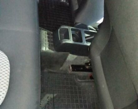 Красный Шкода Фабия, объемом двигателя 1.39 л и пробегом 226 тыс. км за 5400 $, фото 9 на Automoto.ua