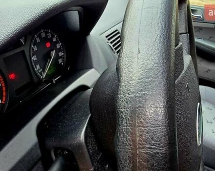 Червоний Шкода Фабія, об'ємом двигуна 1.39 л та пробігом 130 тис. км за 5999 $, фото 39 на Automoto.ua