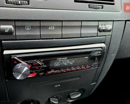 Червоний Шкода Фабія, об'ємом двигуна 1.39 л та пробігом 130 тис. км за 5999 $, фото 40 на Automoto.ua