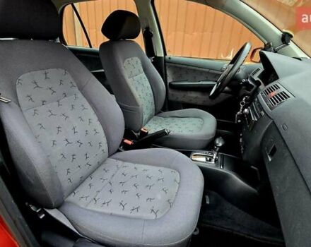 Червоний Шкода Фабія, об'ємом двигуна 1.39 л та пробігом 130 тис. км за 5999 $, фото 48 на Automoto.ua