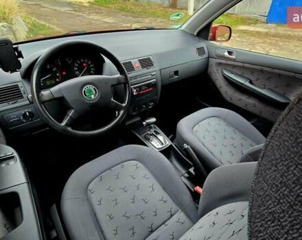 Червоний Шкода Фабія, об'ємом двигуна 1.39 л та пробігом 130 тис. км за 5999 $, фото 45 на Automoto.ua