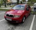 Красный Шкода Фабия, объемом двигателя 1.2 л и пробегом 370 тыс. км за 2300 $, фото 1 на Automoto.ua