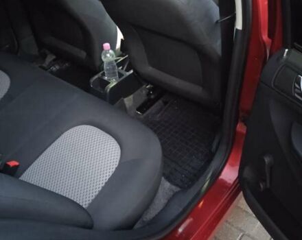 Красный Шкода Фабия, объемом двигателя 1.39 л и пробегом 226 тыс. км за 5400 $, фото 12 на Automoto.ua