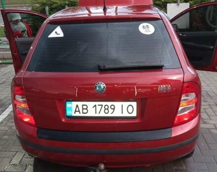 Красный Шкода Фабия, объемом двигателя 1.39 л и пробегом 226 тыс. км за 5400 $, фото 7 на Automoto.ua