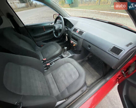 Червоний Шкода Фабія, об'ємом двигуна 1.39 л та пробігом 180 тис. км за 2350 $, фото 8 на Automoto.ua